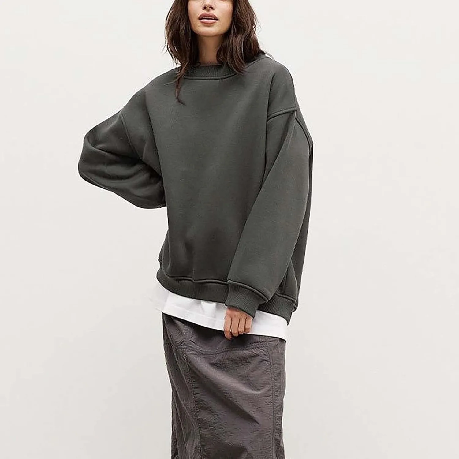 Womens Crew Neck Solid Color Sweatshirts Tops Long Sleeve Casual Pullover Cute Lightweight Loose Tops Fall Winter